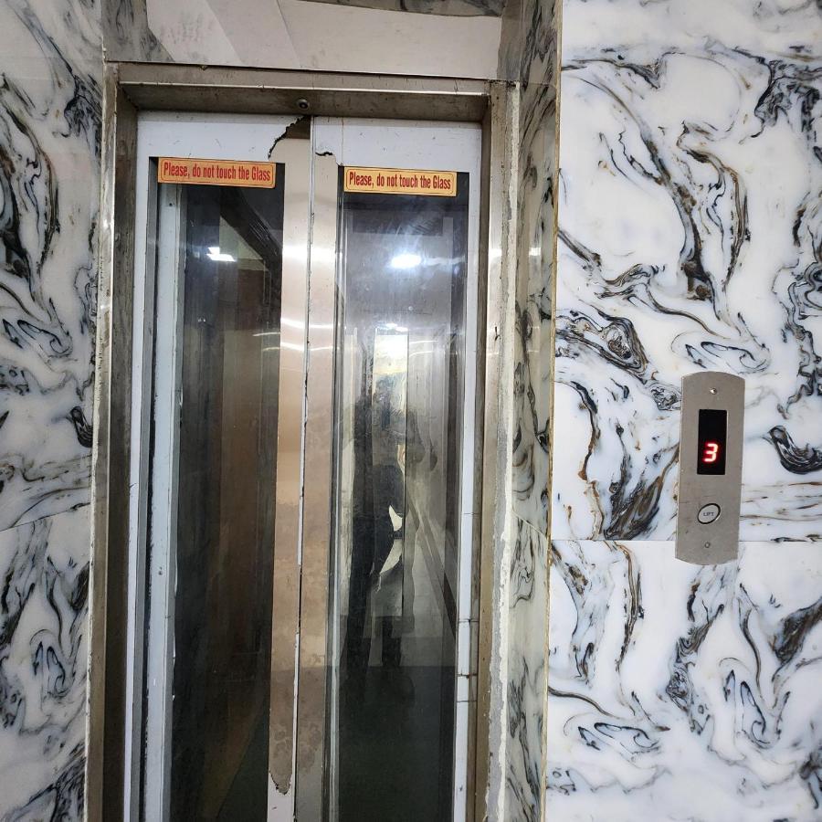 Hotel Royal Afghan Ню Делхи Екстериор снимка