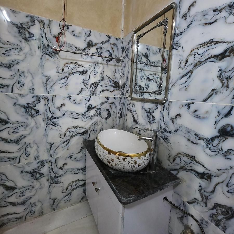 Hotel Royal Afghan Ню Делхи Екстериор снимка