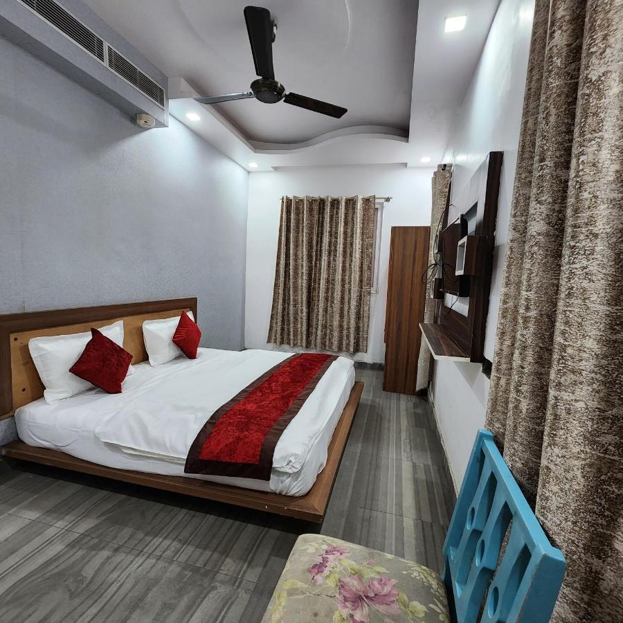 Hotel Royal Afghan Ню Делхи Екстериор снимка