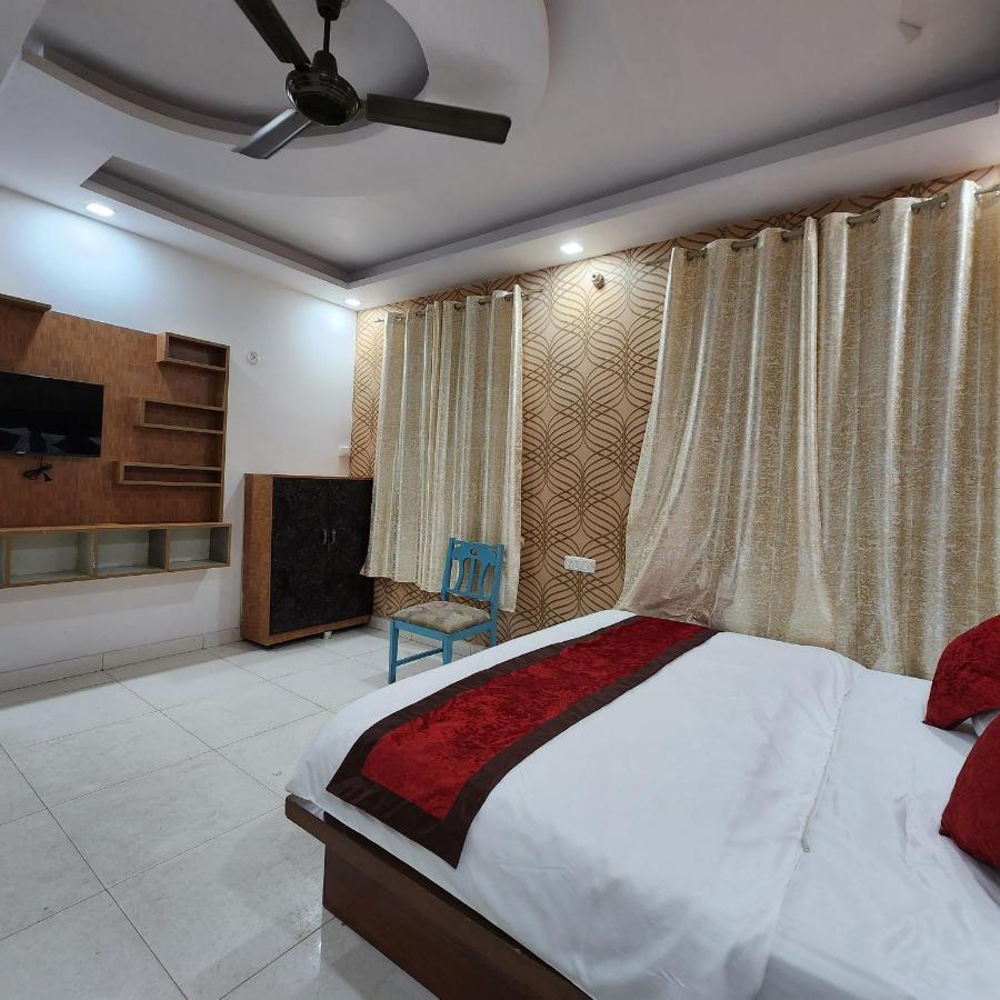 Hotel Royal Afghan Ню Делхи Екстериор снимка