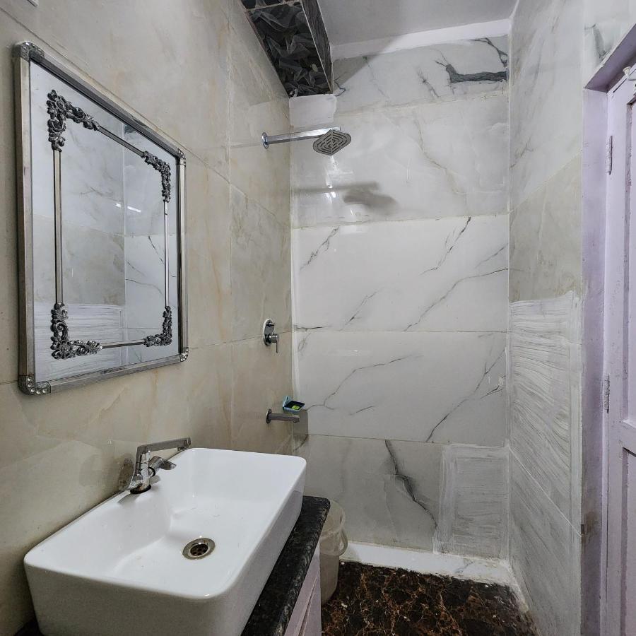 Hotel Royal Afghan Ню Делхи Екстериор снимка