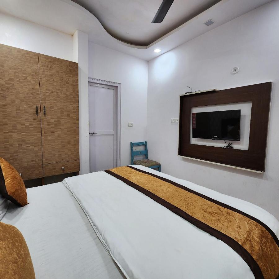 Hotel Royal Afghan Ню Делхи Екстериор снимка