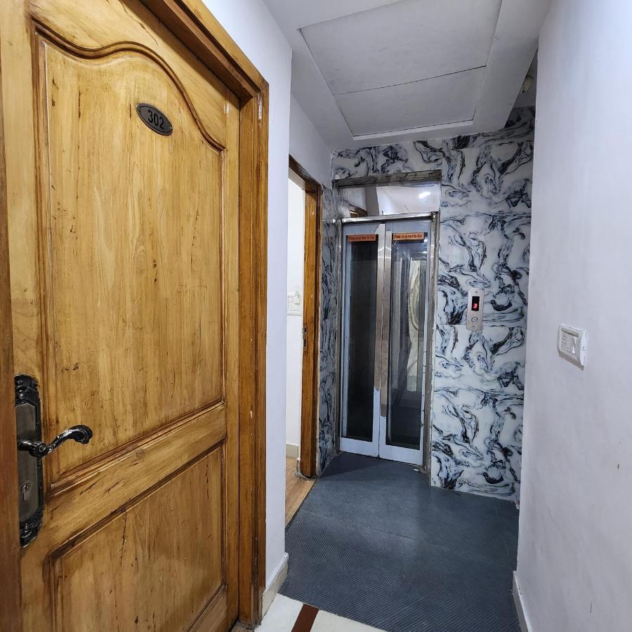 Hotel Royal Afghan Ню Делхи Екстериор снимка