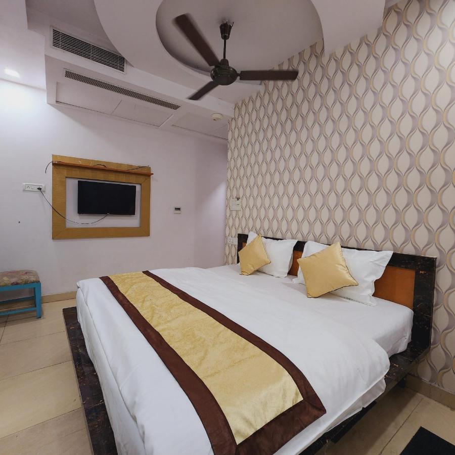 Hotel Royal Afghan Ню Делхи Екстериор снимка